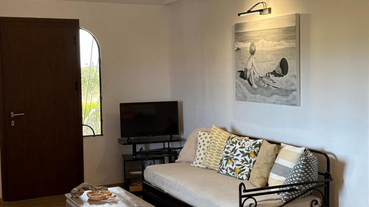 Anastasias Cottage Néa Irákleia Eksteriør billede